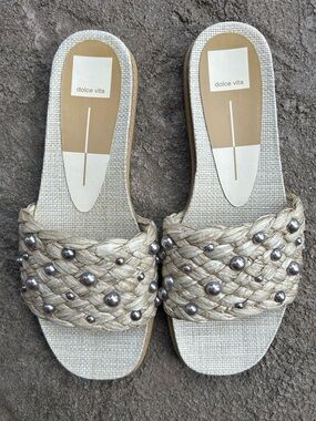 Dolce Vita Women 8.5 Grazie Pearl Woven Raffia Slide Flat Sandals